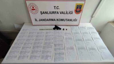 Şanlıurfa’da jandarma ekiplerince düzenlenen tefecilik operasyonunda 3 zanlı gözaltına alındı.