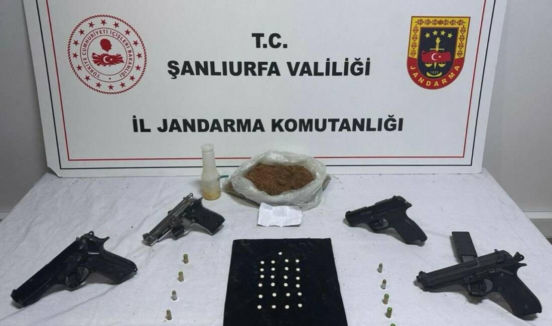 Şanlıurfa’da uyuşturucu operasyonu: 3 gözaltı Şanlıurfa'nın Haliliye ilçesinde jandarma ekipleri tarafından gerçekleştirilen operasyonda 3 zanlı