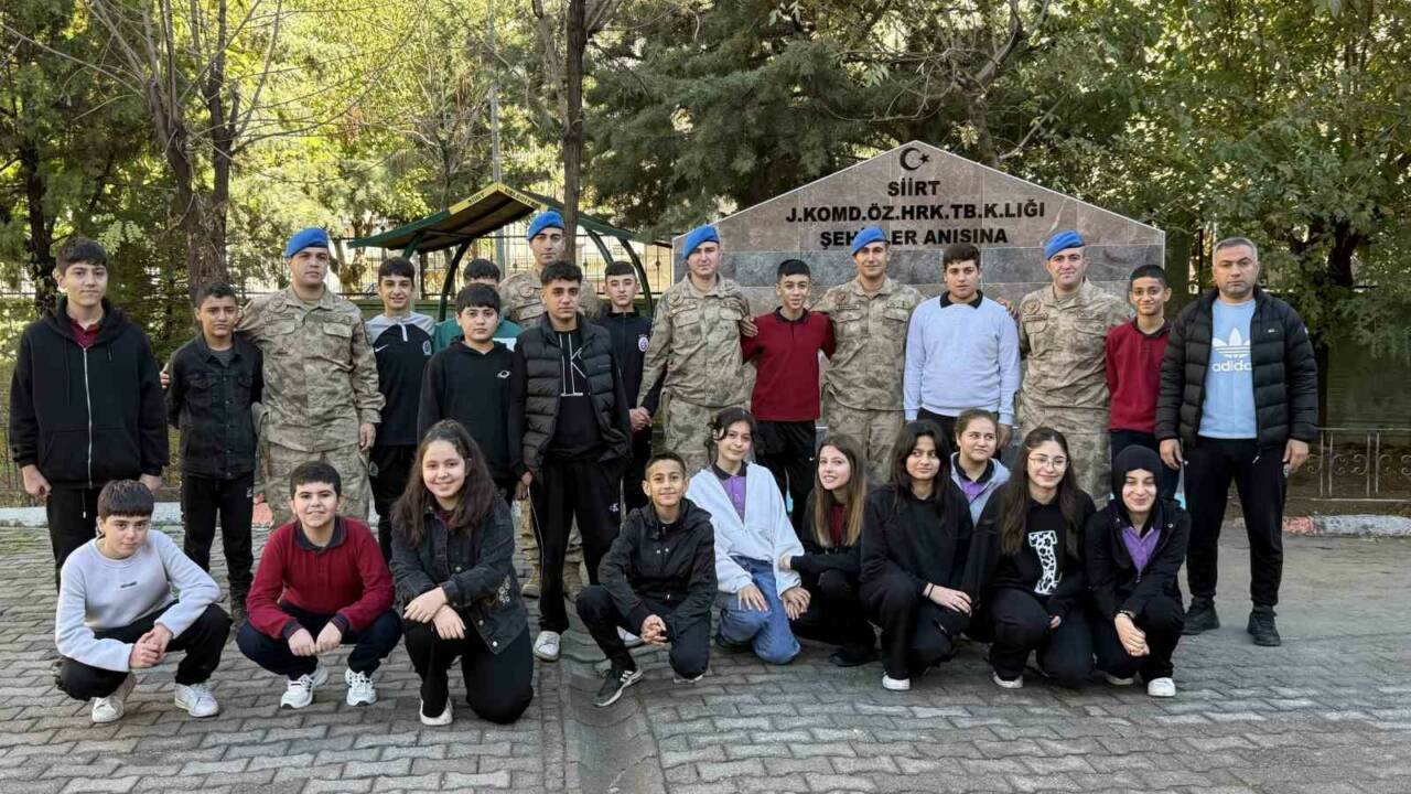 Siirt'teki Halide Kutlualp Ortaokulu'nda bulunan şehitler çeşmesi, ara tatilde Siirt