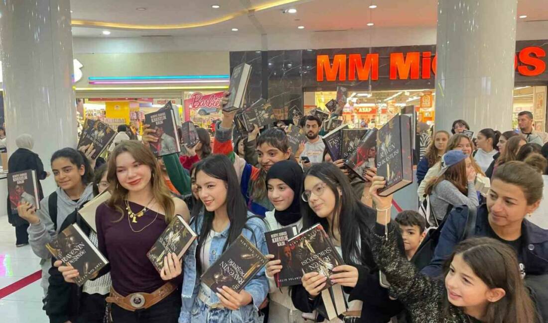 Selin Solaris ve Işıl Lima Mardian Mall’da okurlarıyla buluştu Mardian Mall, Selin Solaris ve Işıl Lima'nın imza günü etkinliğine