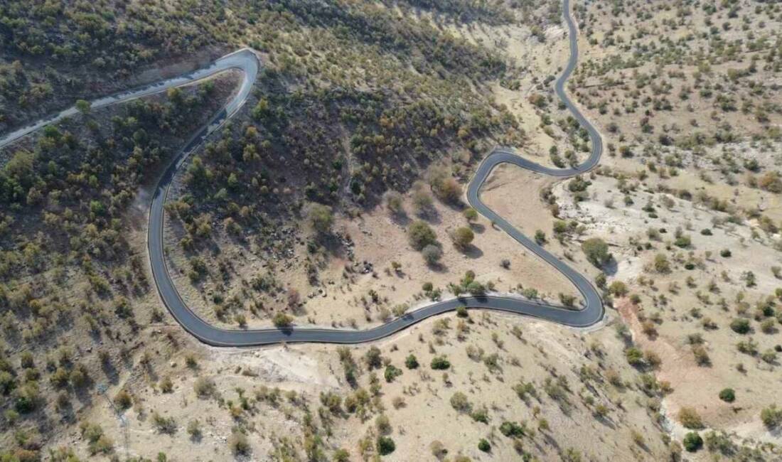 Siirt’te 29 bin 350 metre asfalt çalışması tamamlandı Siirt'in Eruh ilçesinde 29 bin 350 metre asfalt çalışması tamamlandı.