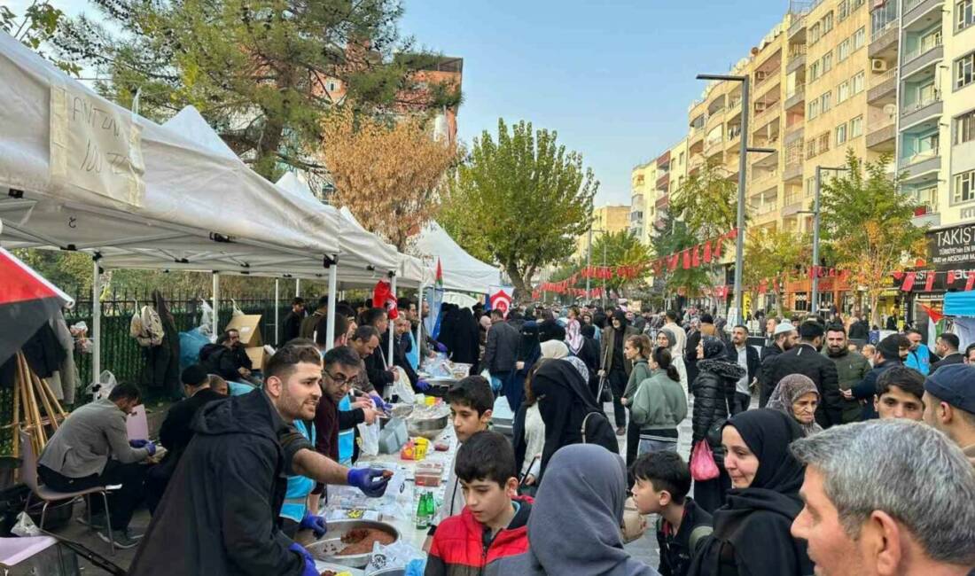 Siirt’te düzenlenen Hayır Çarşısı'nda, Gazze halkına destek amacıyla 2 milyon