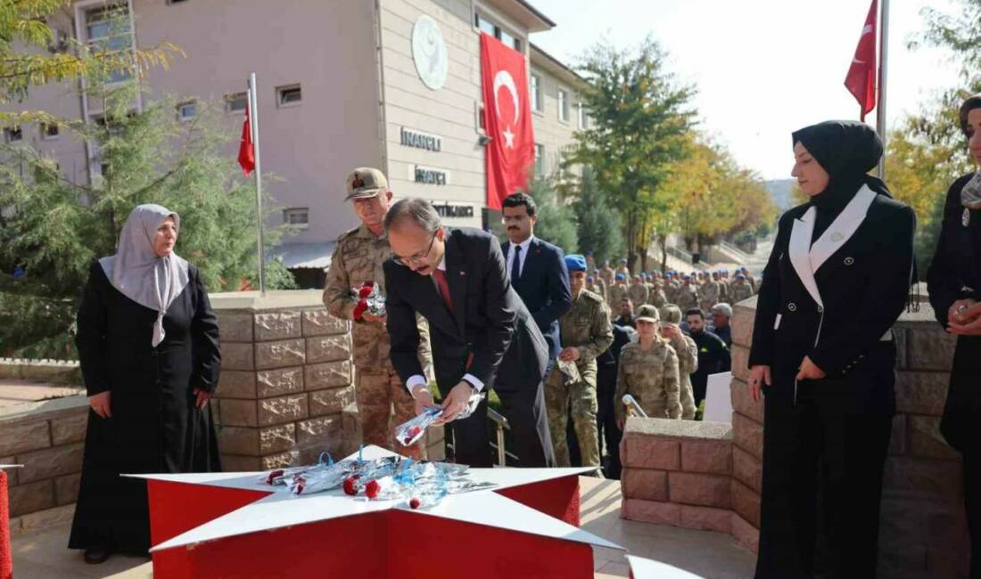 Siirt’te helikopter kazasında şehit olan 17 asker dualarla anıldı Siirt’in Pervari ilçesi Köprüçay köyü Hasan Tepe mevkiinde 10 Kasım