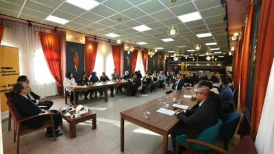 Siirt Valisi Kemal Kızılkaya, "Şehir ve Kültür Akademisi" programında öğretmenlerle