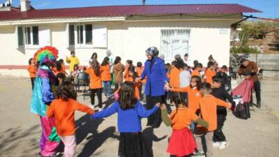 Silvan Kaymakamı Osman Oğuz Ekşi liderliğinde Malabadi Aile Destek Merkezi'nin