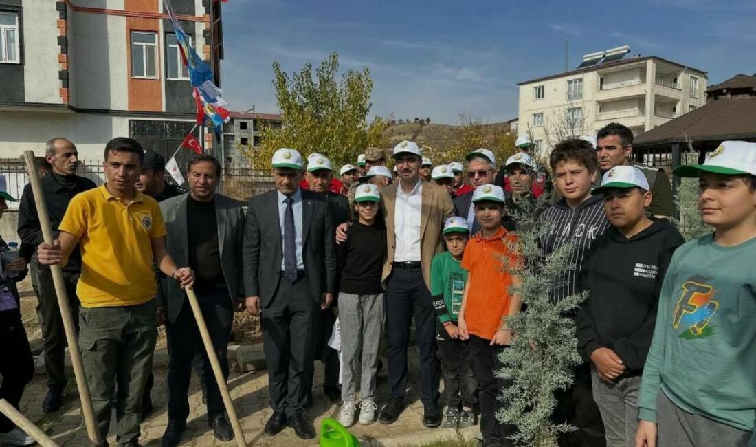 Adıyaman'ın Sincik ilçesinde Milli Ağaçlandırma Günü kapsamında "Yeşil Vatan Sevdamız"