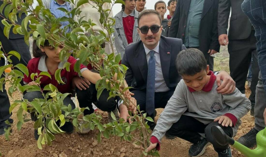 Sincik’te öğrencilerden yeşil bir gelecek için fidan dikimi Adıyaman’ın Sincik ilçesine bağlı İnlice Beldesi’nde "Yüz fidan projesi" kapsamında