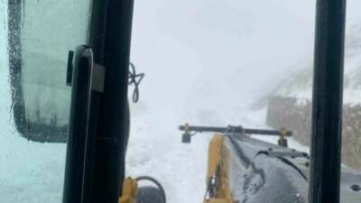 Şırnak'ta şiddetli yağışın ardından kar yağışı etkisini gösterdi ve Beytüşşebap