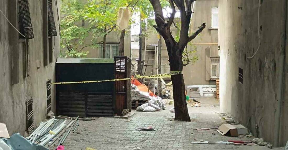 Şırnak’ta bir kişi, tartıştığı şahsı baltayla öldürdü Şırnak'ta gece geç saatlerde Bahçelievler Mahallesi'nde meydana gelen olayda, Ömer