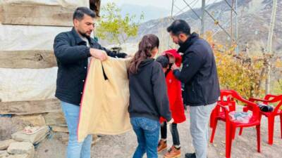 Şırnak'ın Beytüşşebap ve Uludere ilçelerinde ihtiyaç sahibi 300 çocuğa yardım