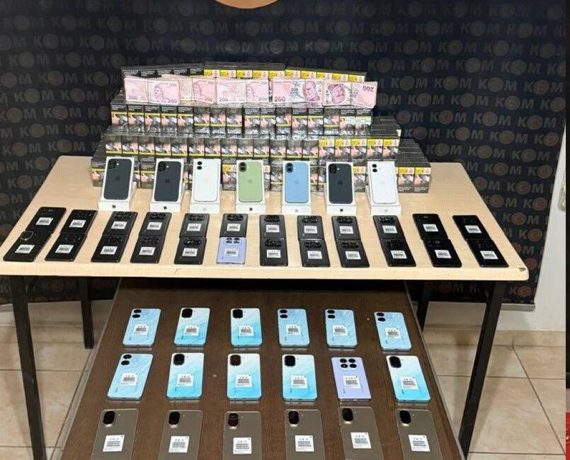 Şırnak’ta kaçakçılığa darbe: 2 milyon liralık kaçak ürün ele geçirildi Şırnak’ta kaçakçılık suçlarıyla mücadele kapsamında düzenlenen operasyonlarda 2 milyon 200