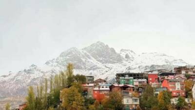 Beytüşşebap ilçesinde başlayan sağanak yağış, gece yarısından itibaren yoğun kar