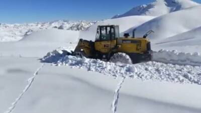 Şırnak'ta kış mevsimi oldukça etkili bir şekilde başladı. Kar kalınlığı