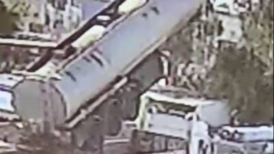 Şırnak'ın Silopi ilçesinde bir tırın tanker değişiminde meydana gelen kazada