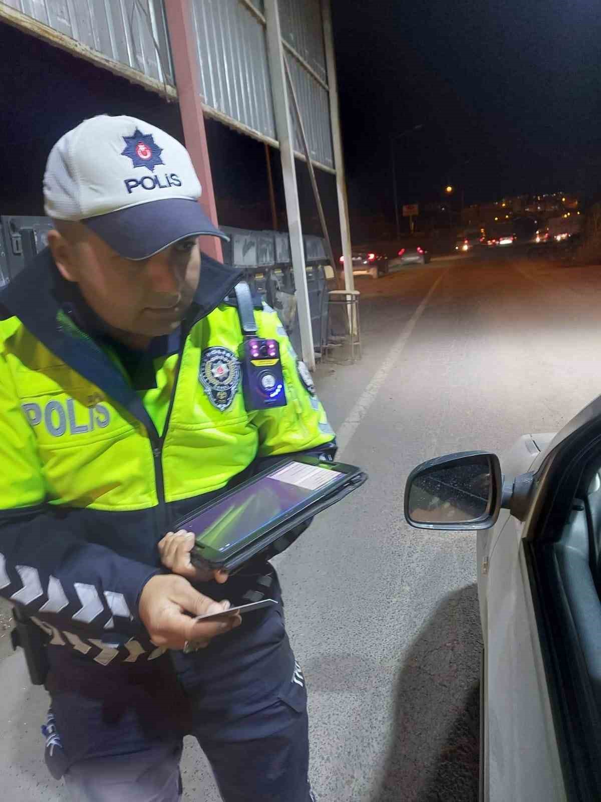 Şırnak'ta güvenliği artırmak amacıyla tüm trafik polislerinin kameralı görev yapmaya