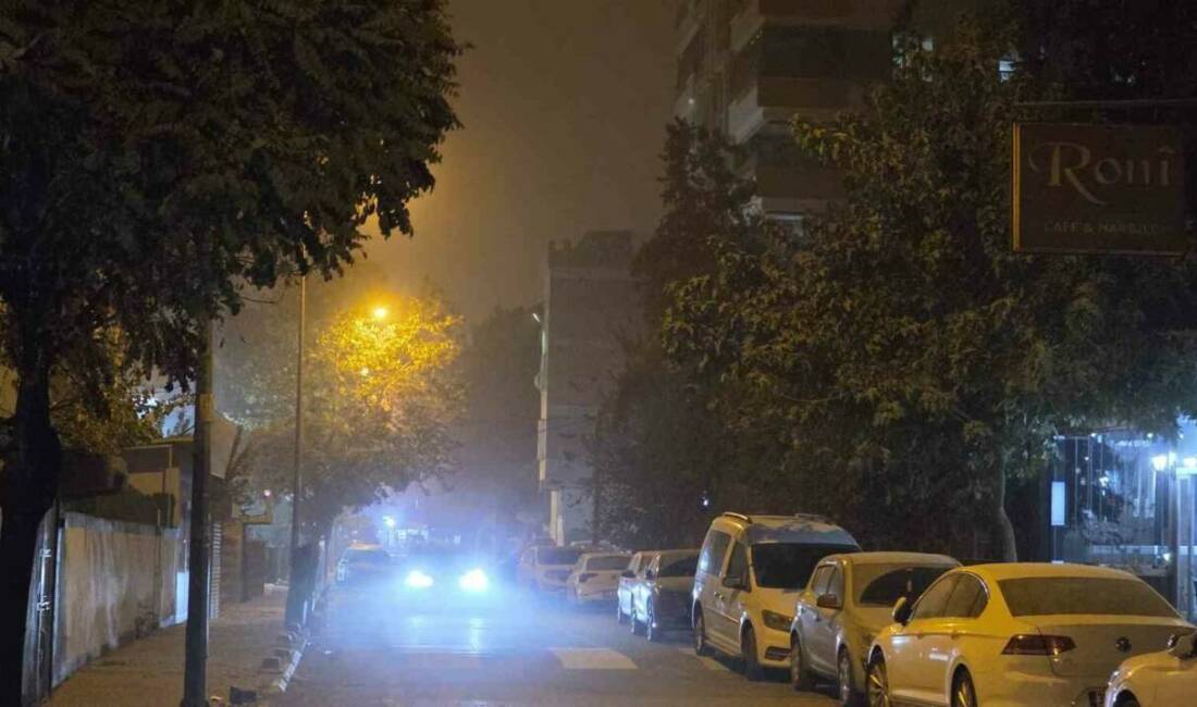 Siverek’te toz taşınımı hayatı olumsuz etkiledi Şanlıurfa'nın Siverek ilçesinde başlayan toz taşınımı, gece saatlerine doğru artarak