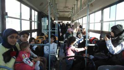 Suriyeli sığınmacılar, Kilis Öncüpınar Sınır Kapısı'nda gönüllü geri dönüş işlemlerini