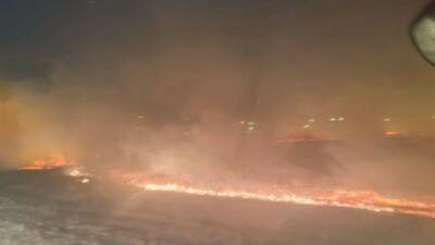 Batman'da meydana gelen fırtına, bir mısır tarlasının yanmasına neden oldu.