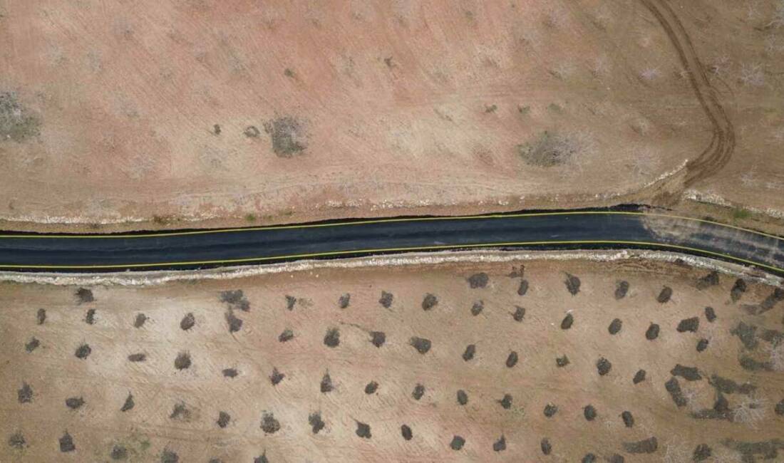 Tillo’da 8 bin 400 metrelik asfalt çalışması tamamlandı Siirt'in Tillo ilçesinde 8 bin 400 metre bitümlü sıcak karışım