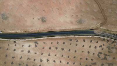 Siirt'in Tillo ilçesinde 8 bin 400 metre bitümlü sıcak karışım