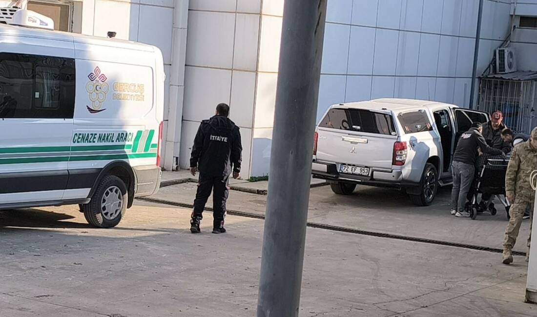 Gercüş ilçesinde tarlada traktörün çarptığı 9 yaşındaki çocuk hayatını kaybetti.