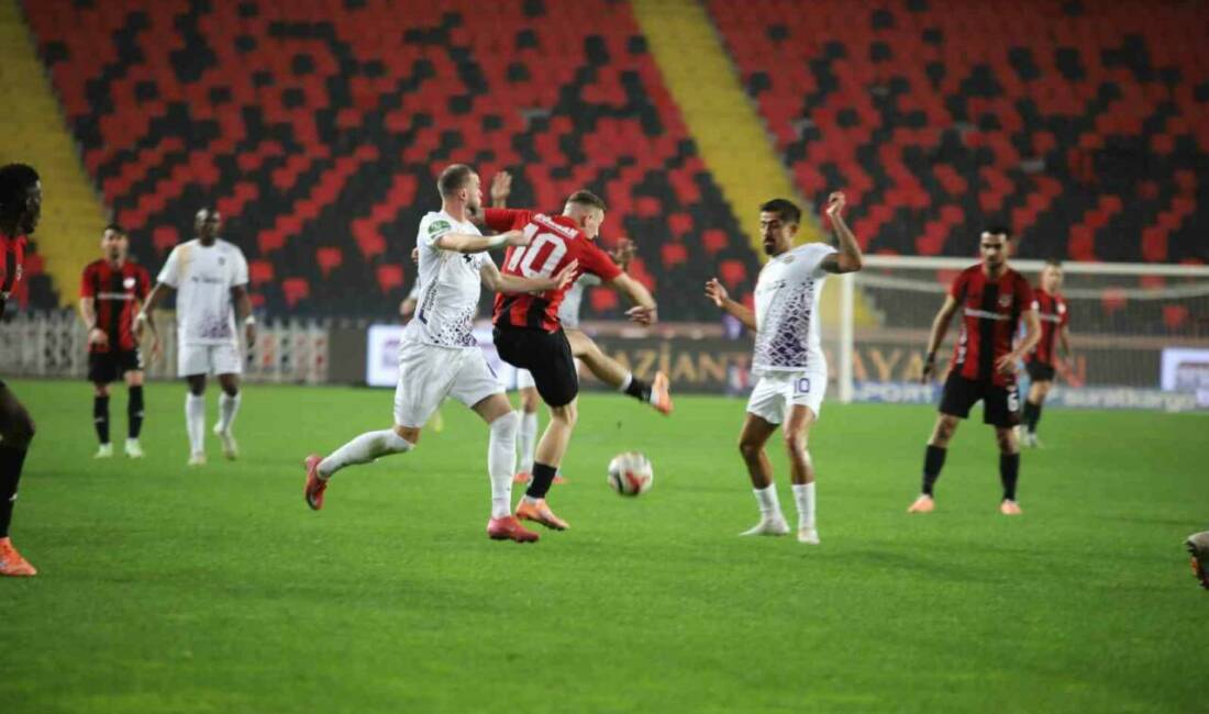 Trendyol Süper Lig: Gaziantep FK: 0 – Eyüpspor: 1 (İlk yarı) Gaziantep Futbol Kulübü, Trendyol Süper Lig 14. haftasında Eyüpspor'u ağırlıyor