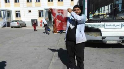 Suriyeli Muhammed Sefira, Türkiye'den ayrılmadan önce duygusal anlar yaşayarak, Türk