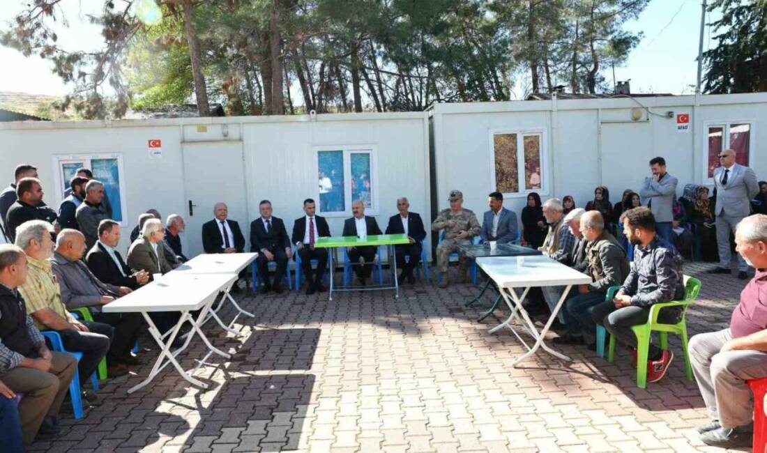 Vali Varol, Örenli Mahallesi’nde vatandaşlarla buluştu Adıyaman Valisi Osman Varol, Örenli Mahallesi'ndeki vatandaşlarla buluşarak ihtiyaç ve