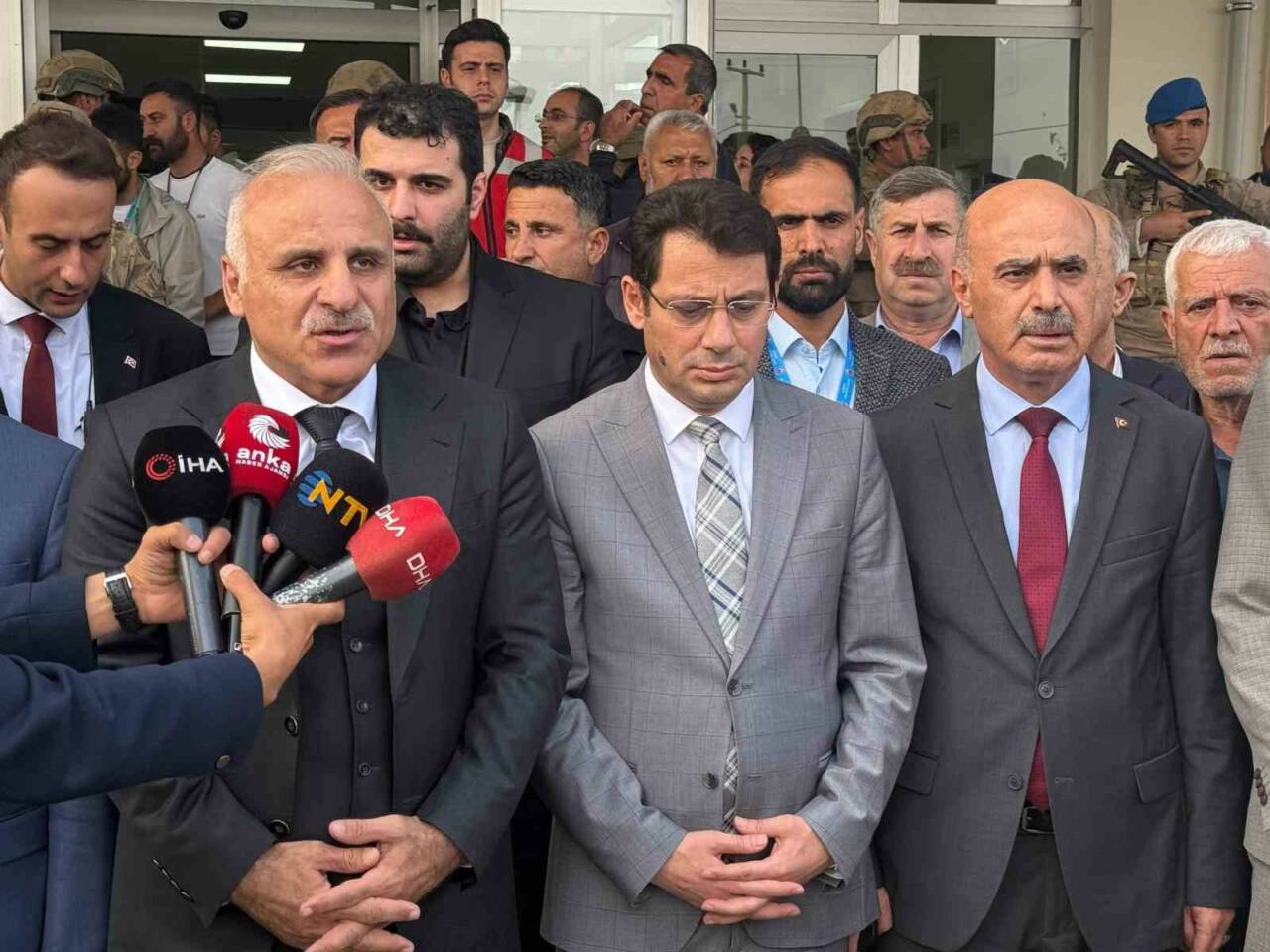 Diyarbakır Valisi Murat Zorluoğlu, Kulp ilçesinde viyadük inşaatında meydana gelen