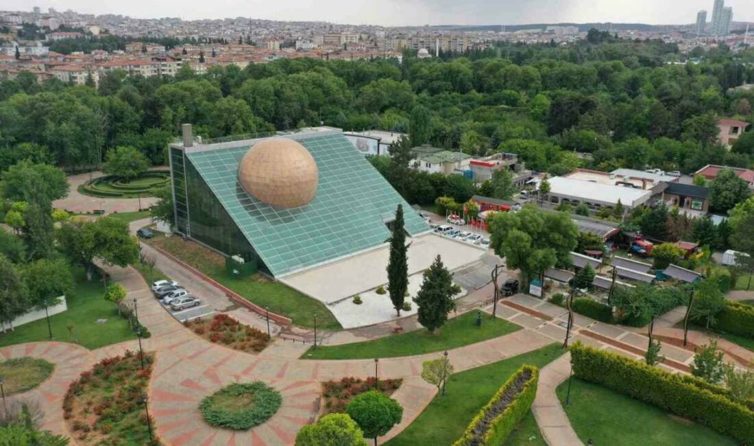 “Yapay Zeka Yönetmenini Arıyor: Kısa Film Hackathonu” Gaziantep’te gerçekleşiyor Gaziantep Büyükşehir Belediyesi, gençlerin yapay zeka destekli film yapımıyla tanışacağı