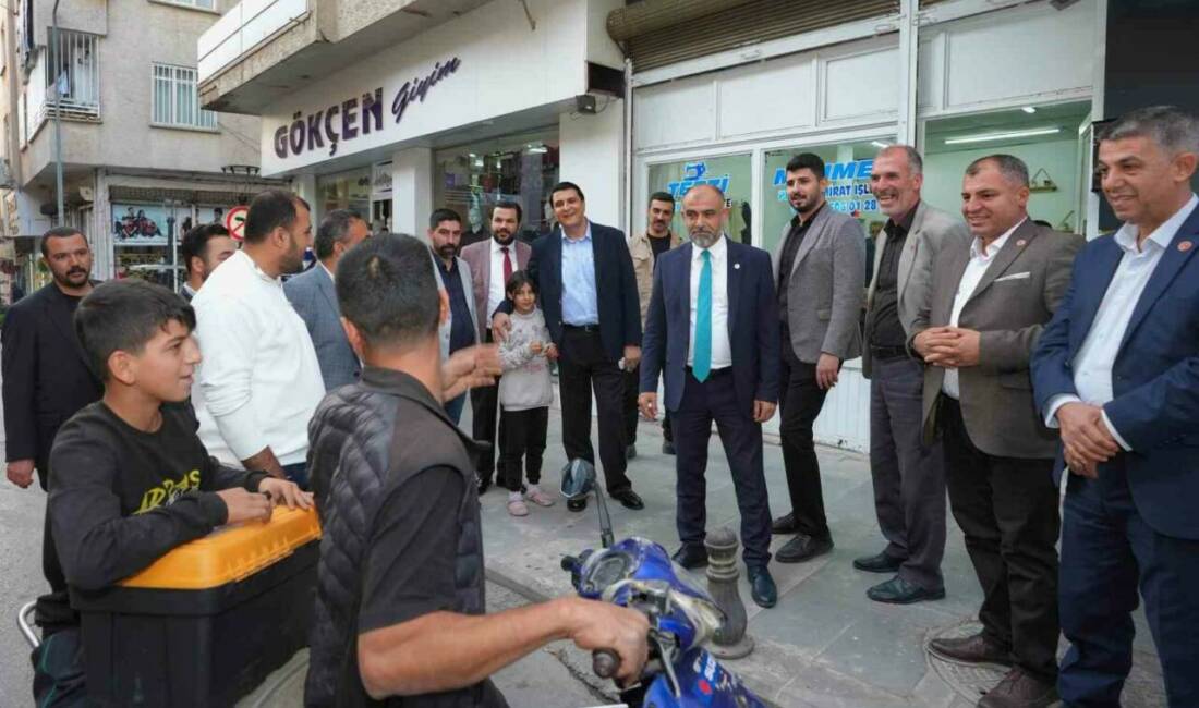 Şehitkamil Belediye Başkanı Umut Yılmaz, Nizip ilçesini ziyaret ederek hemşehrileriyle