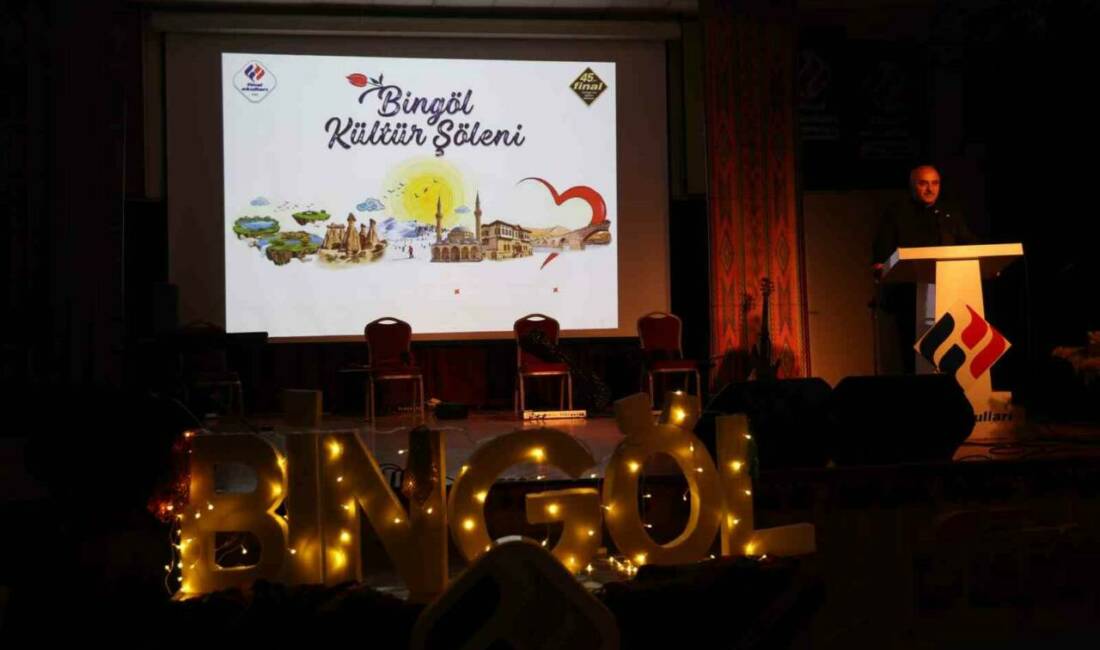 Diyarbakır'da "12.12 Bingöllüler Günü" adı altında düzenlenen şölende, Bingöl kültürü