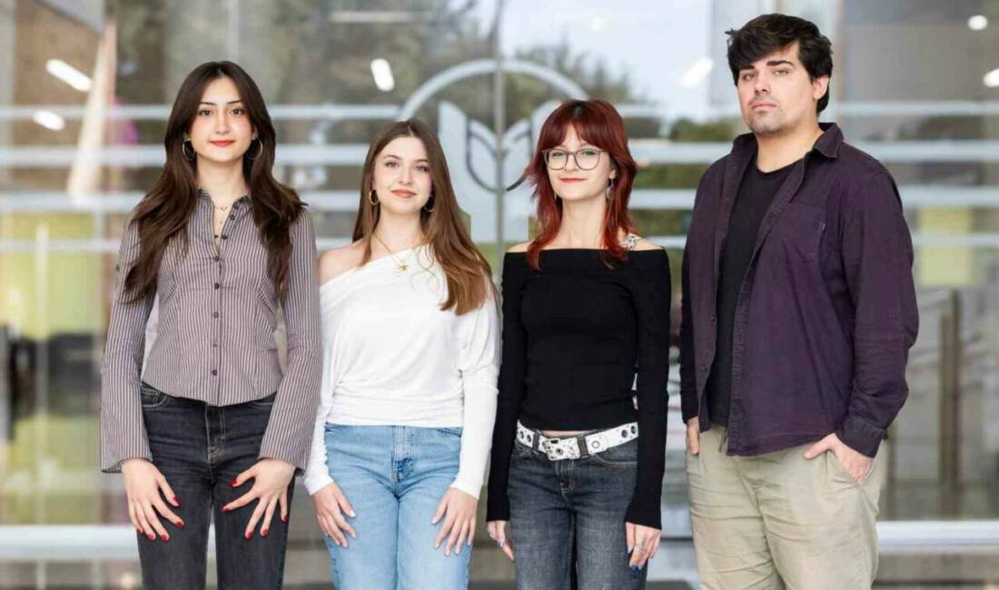 Gençlerden Afet İçin Hayat Kurtaran Teknoloji Yaşar Üniversitesi Yazılım Mühendisliği Bölümü öğrencileri Yağmur Sude Ateş, Berin