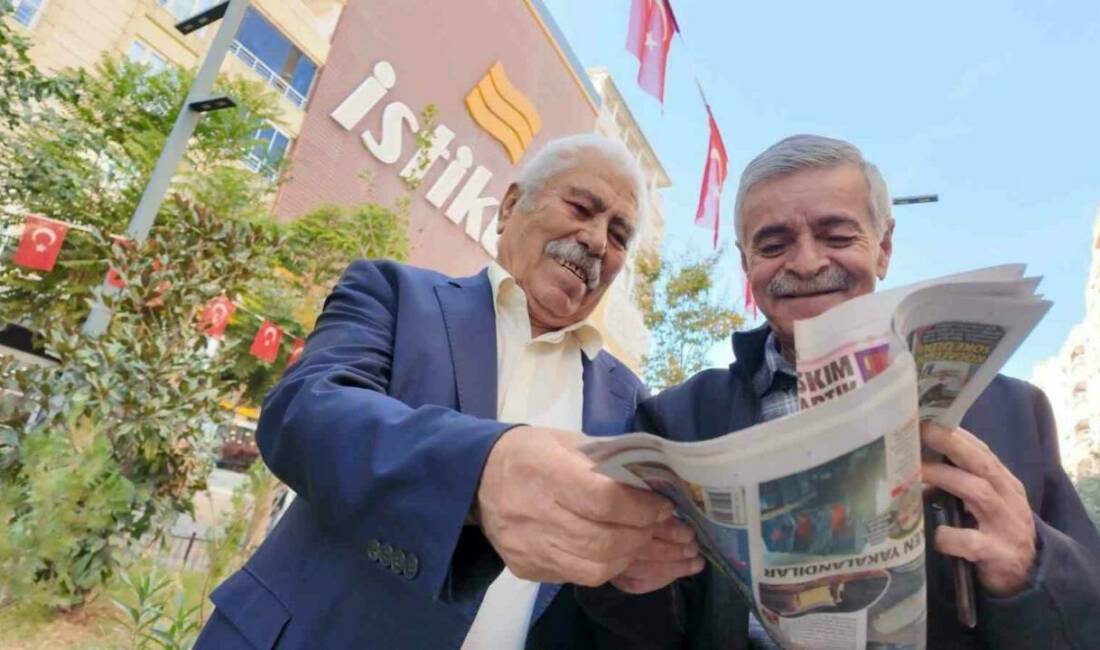 Siirt'te yaşayan 65 yaşındaki Şakir Şahin, 25 yıldır bulmaca çözmek