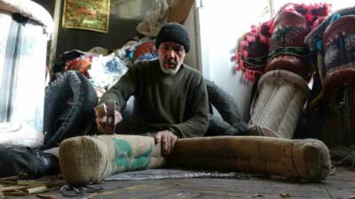 Gaziantep'te baba mesleği olan semerciliği 55 yıldır sürdüren Ali Danaoğlu,