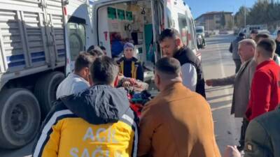 Besni’de otomobil ile motosikletin çarpışması sonucu meydana gelen trafik kazasında