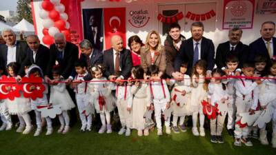 Adıyaman Belediye Başkanı Abdurrahman Tutdere’nin geçtiğimiz yıl sanatçı Gülben Ergen’i