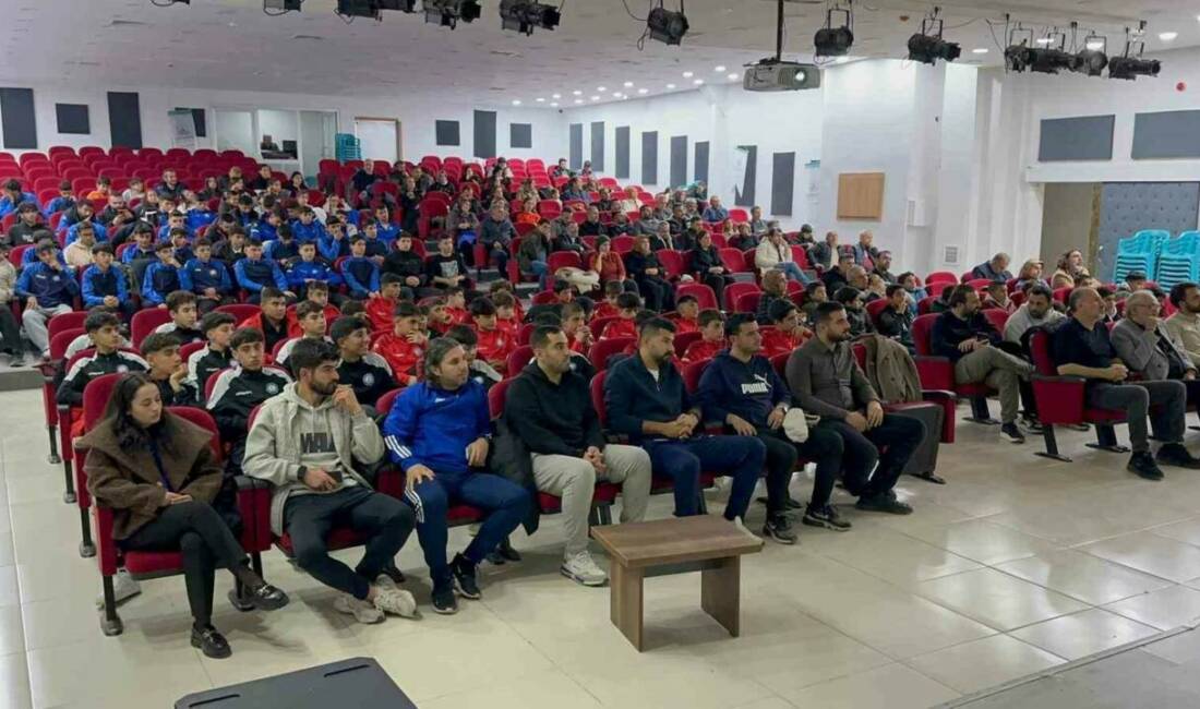Adıyaman Belediyespor'un altyapısındaki sporcular için sağlık bilgilendirme programı düzenlendi. Programda