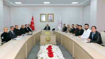 Adıyaman'da, ağır ve orta hasarlı yapıların yıkımı ve enkaz kaldırma