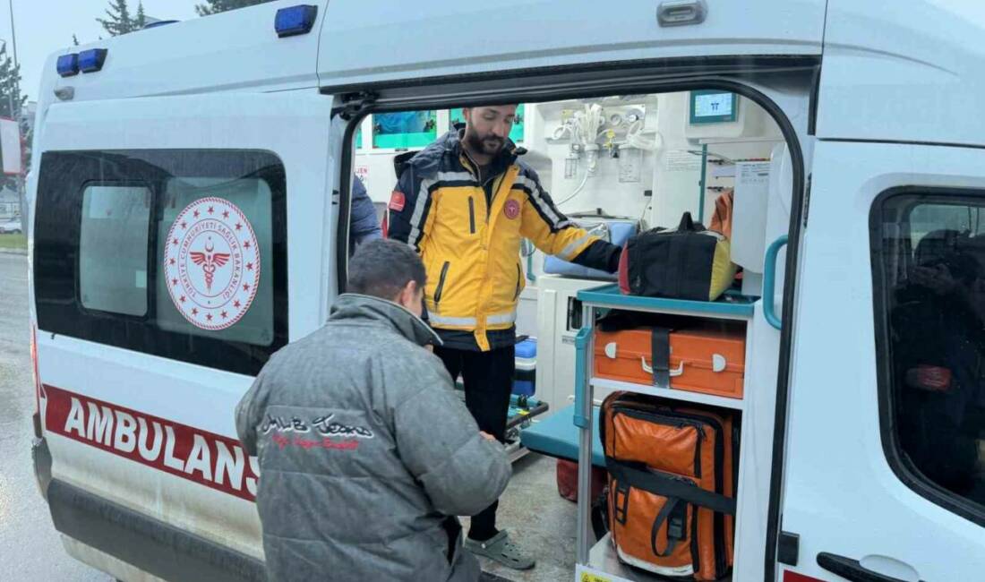 Adıyaman’da elini spiral makinesiyle kesen bir kişi yaralanarak hastaneye kaldırıldı.