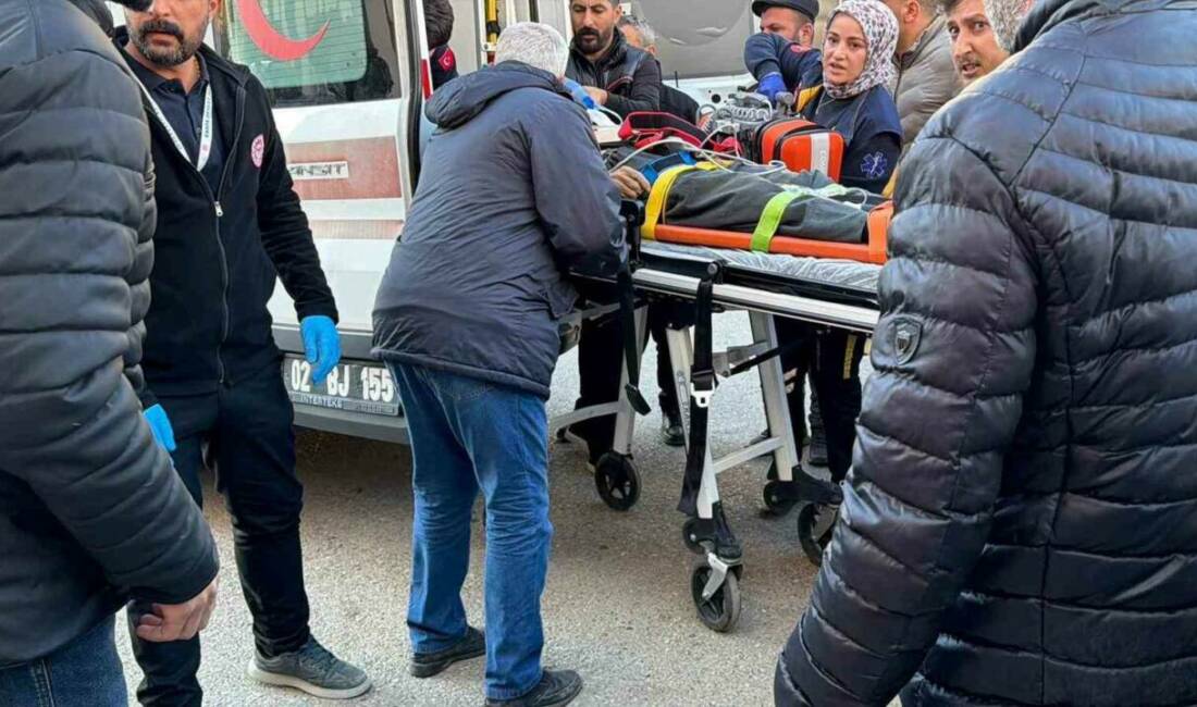 Kahta ilçesinde meydana gelen trafik kazasında sürücüsünün direksiyon hakimiyetini kaybettiği