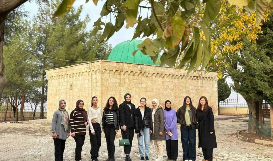 Gaziantep'in Araban ilçesinde bulunan Gençlik Merkezi personeli ve KYK öğrencileri,