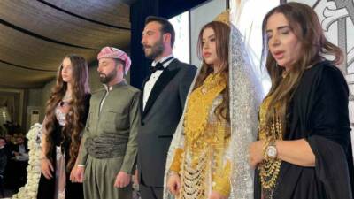 Şanlıurfa’da gerçekleştirilen bir aşiret düğününde, Kuzey Iraklı avukat geline kilolarca