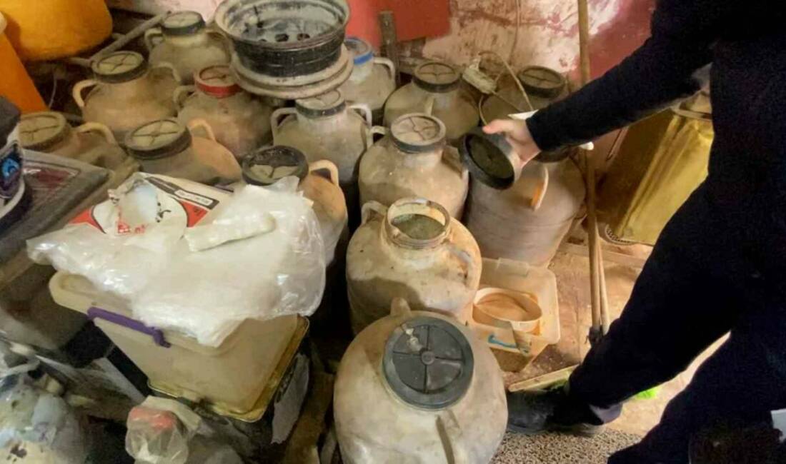 Şanlıurfa’da bir bakkalda yapılan denetimlerde çok sayıda bozulmuş ve son