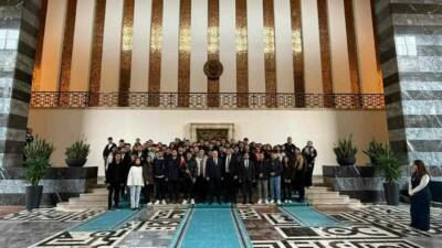 Şehitkamil Belediye Başkanı Umut Yılmaz, gençleri Ankara'da ağırlayarak onlara Cumhuriyet'in