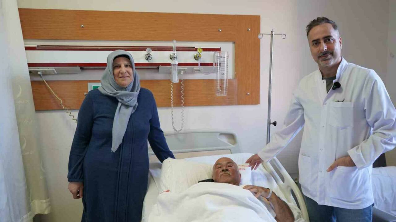 Batman'da 2 ay boyunca ameliyat edilemeyen parçalı omuz kırığına Batman