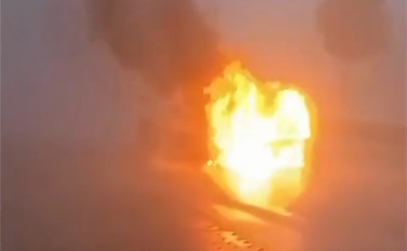 Besni’de Seyir Halindeki Otomobil Alev Aldı: Araç Küle Döndü Besni’de seyir halindeyken alev alan otomobil kısa sürede küle döndü.