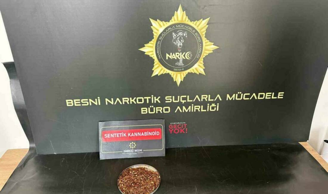 Besni’de uyuşturucuyla yakalanan şahıs tutuklandı Besni ilçesinde yapılan operasyonda 50 gram sentetik kannabinoid maddesi bulunduran