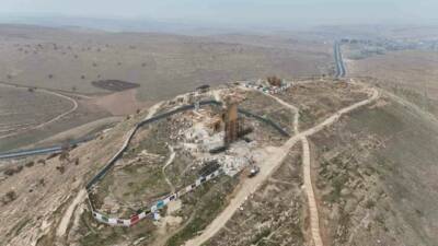 Zerzevan Kalesi, Diyarbakır'ın Çınar ilçesinde bulunan ve Roma İmparatorluğu dönemine