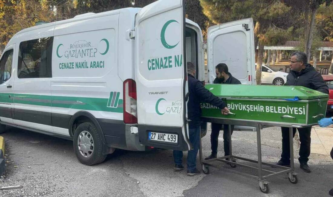 Gaziantep'te boşandığı eski eşi tarafından öldürülen Şerife Gelmeli'nin cenazesi, adli